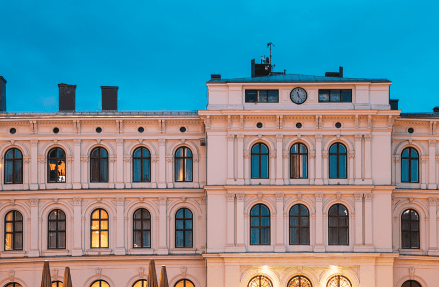 Discover top hotels in Oslo near train station, offering convenience and comfort. These accommodations combine prime location with excellent amenities, ideal for travelers seeking easy access to transport and city attractions.